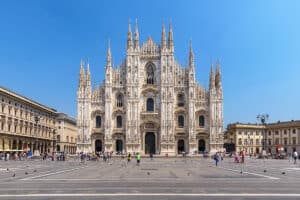 Milan Super Saver: Skip-the-Line Duomo & Rooftop Guided Tour