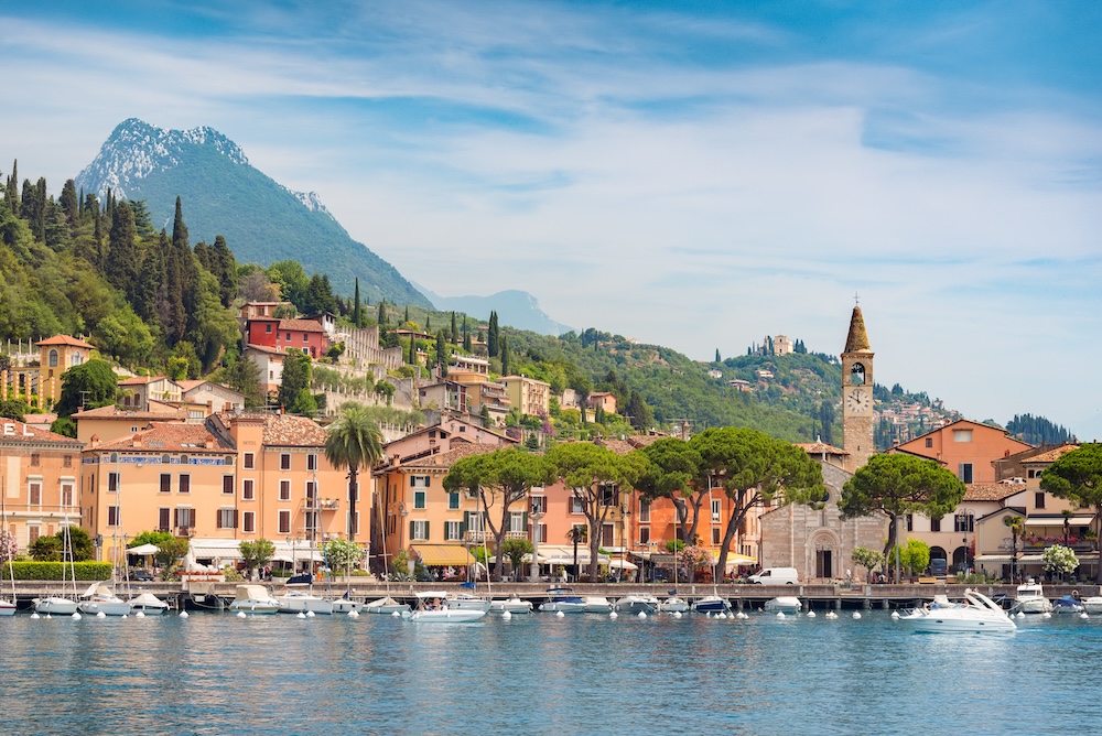 VIP Experience to Verona, Desenzano and Sirmione with Boat Cruise from Verona